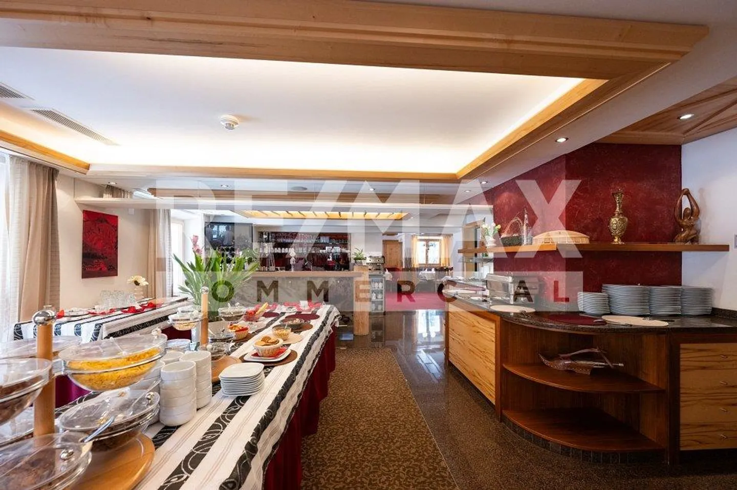 Propriété commerciale de premier plan à Samnaun : Hôtel Garni 4 étoiles et boutique hors taxes - Photo 7 sur 10