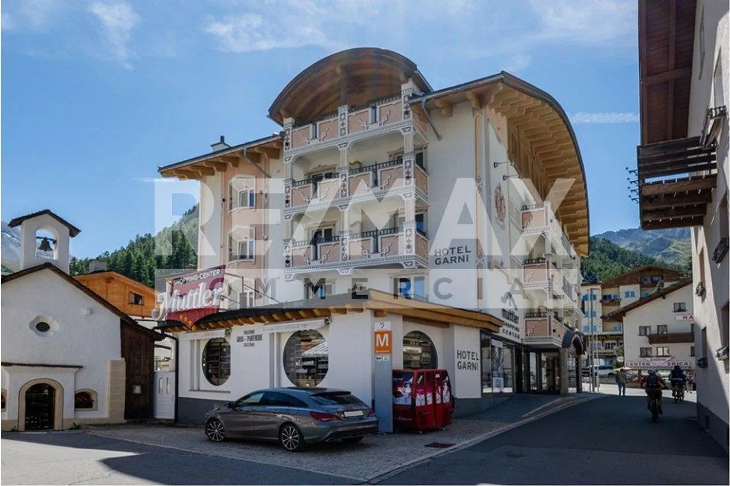 Propriété commerciale de premier plan à Samnaun : Hôtel Garni 4 étoiles et boutique hors taxes - Photo 2 sur 10