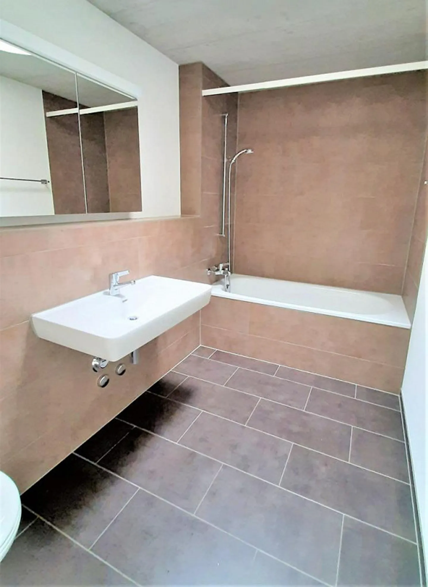 Bright 2.5-room apartment in an attractive location - Photo 6 of 7