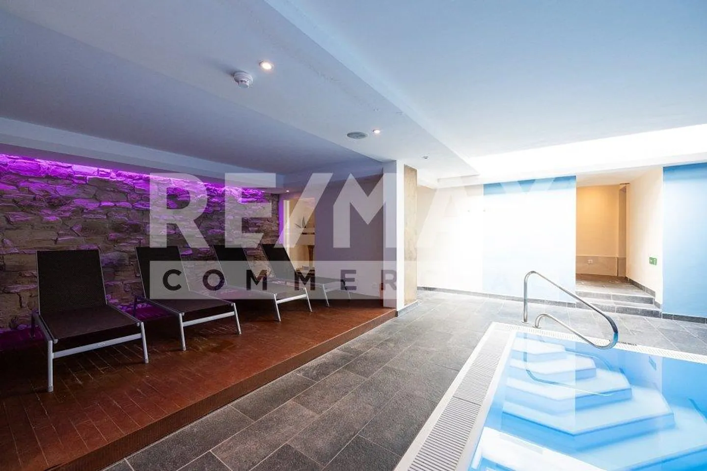 Propriété commerciale de premier plan à Samnaun : Hôtel Garni 4 étoiles et boutique hors taxes - Photo 9 sur 10