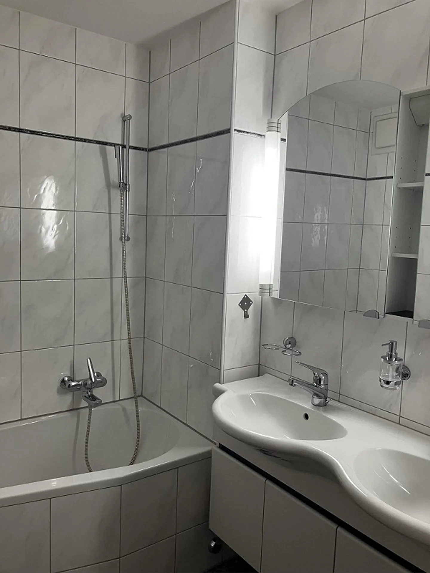4.5 Zimmer Wohnung mit Aussicht - Foto 3 von 11