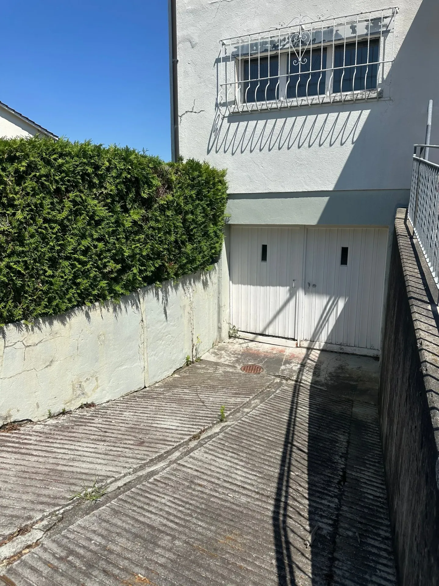 Maison jumelée à Hofstetten-Flüh – Objet de rénovation bien situé - Photo 12 sur 35