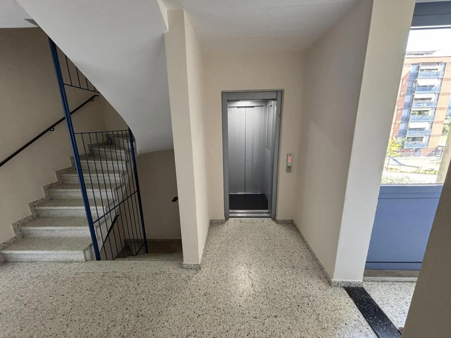 4.5-room apartment, partially renovated, on the second floor of a residential building in a quiet and sunny location./4.5-room apartment located on the 2nd floor - Photo 11 of 20