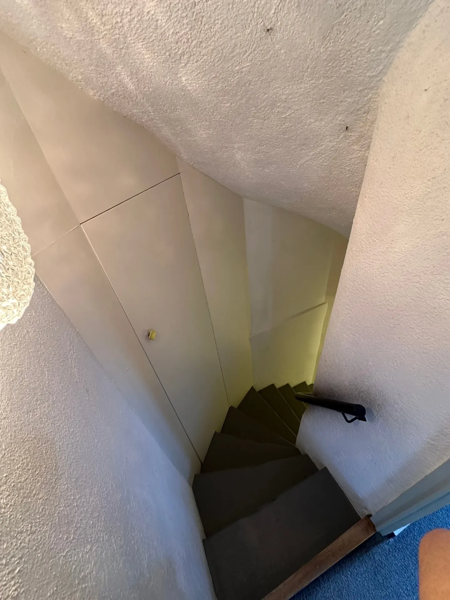 Maison jumelée à Hofstetten-Flüh – Objet de rénovation bien situé - Photo 19 sur 35