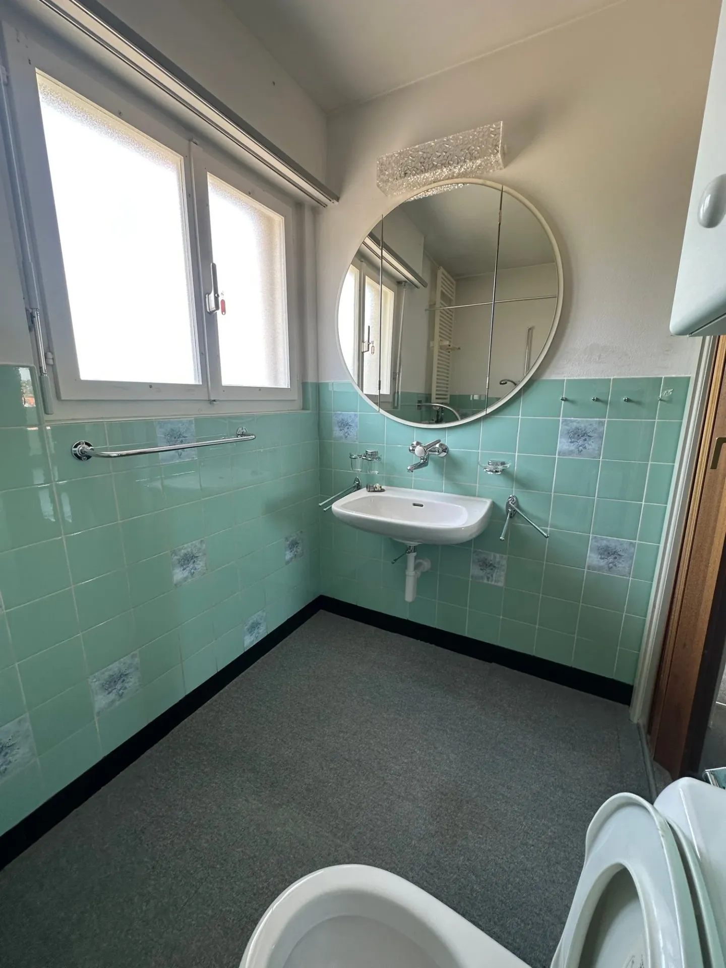 Maison jumelée à Hofstetten-Flüh – Objet de rénovation bien situé - Photo 5 sur 35