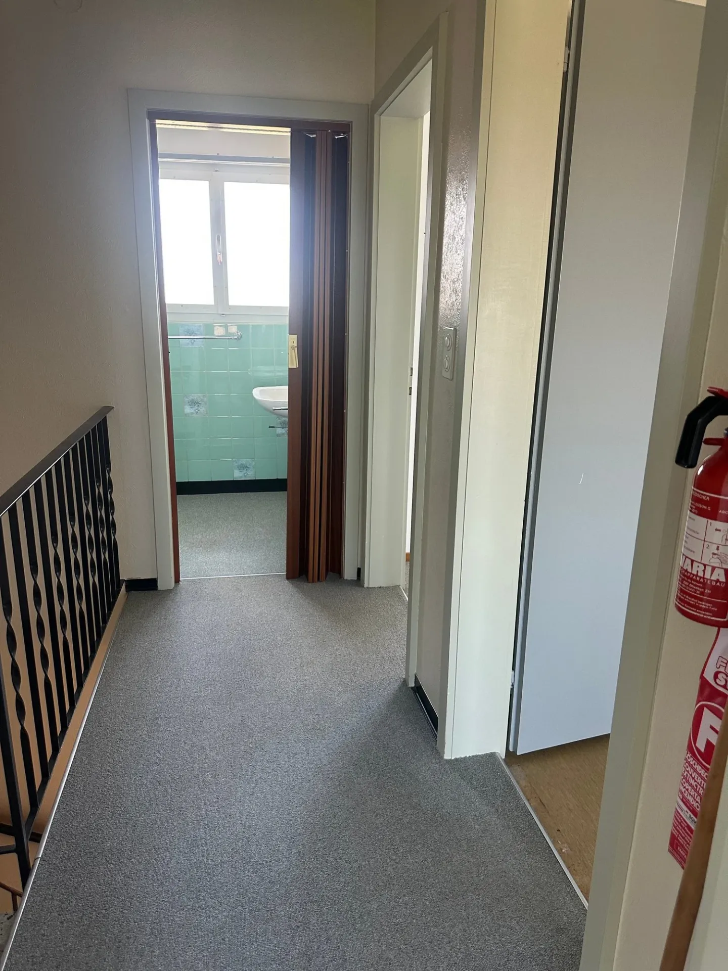 Maison jumelée à Hofstetten-Flüh – Objet de rénovation bien situé - Photo 9 sur 35