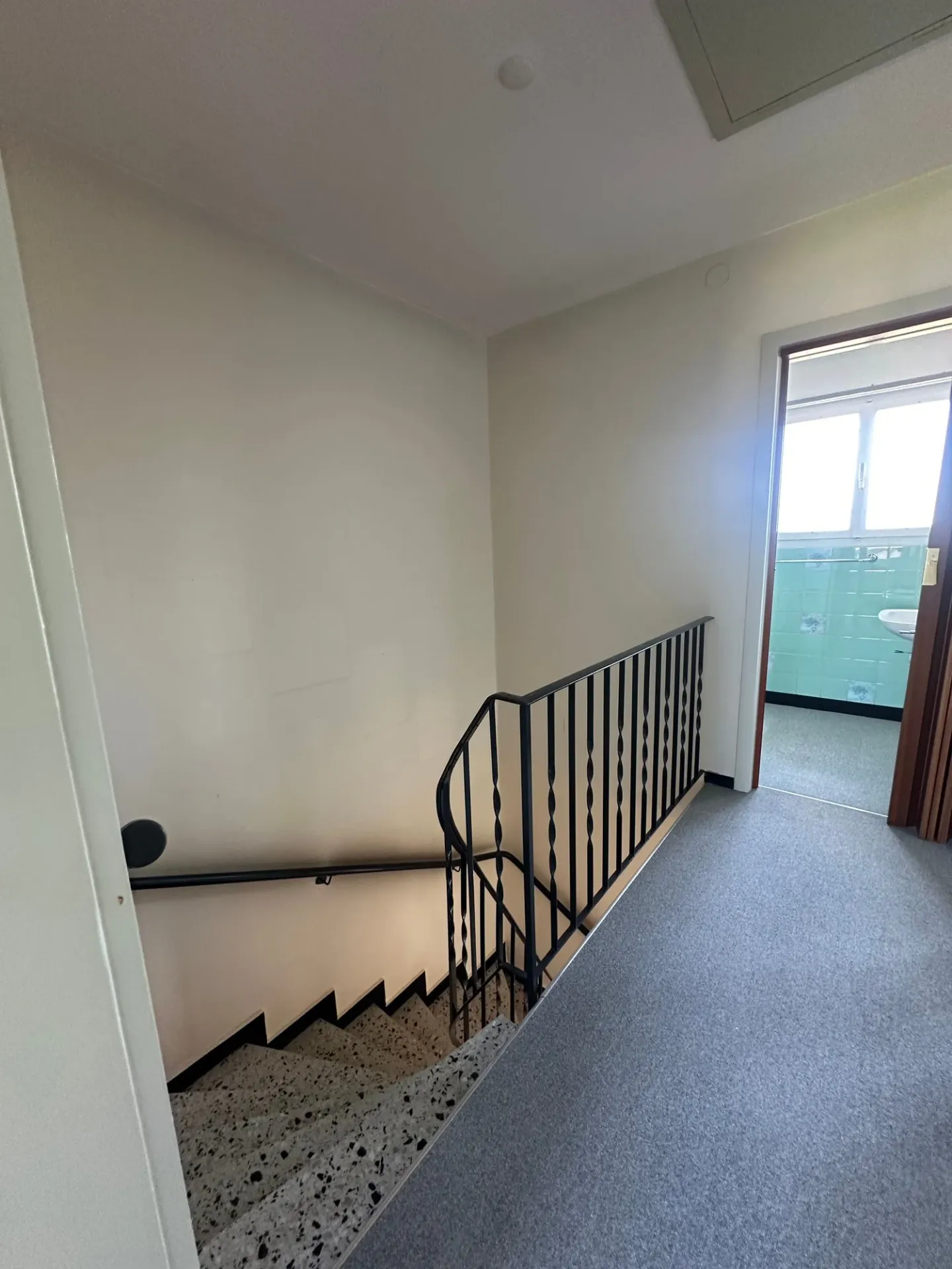 Maison jumelée à Hofstetten-Flüh – Objet de rénovation bien situé - Photo 10 sur 35