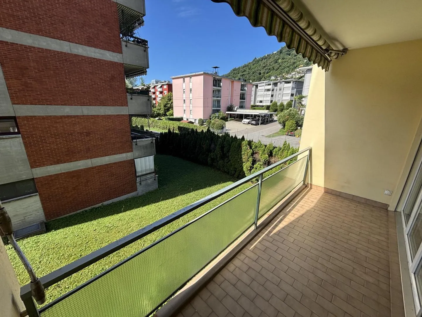 4.5-room apartment, partially renovated, on the second floor of a residential building in a quiet and sunny location./4.5-room apartment located on the 2nd floor - Photo 8 of 20