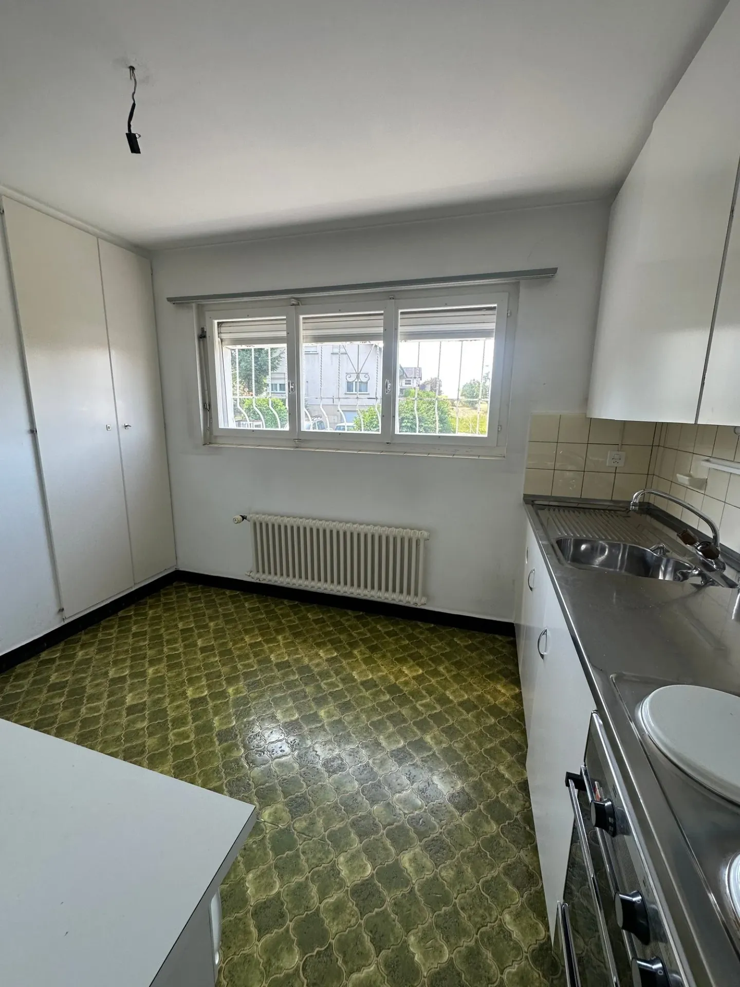 Maison jumelée à Hofstetten-Flüh – Objet de rénovation bien situé - Photo 21 sur 35