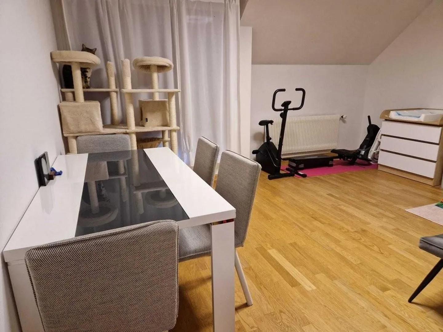 Appartamento mansardato con charme a Niederscherli - Foto 6 di 7