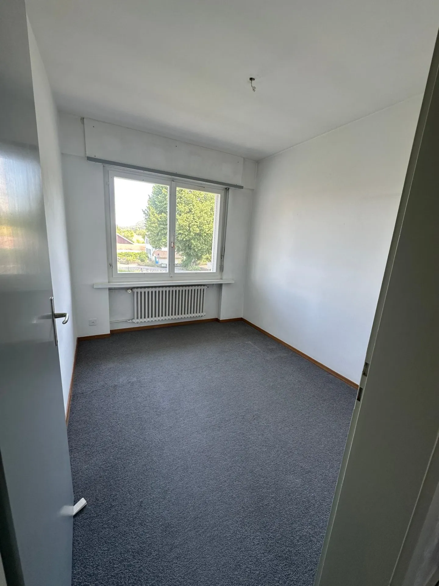 Maison jumelée à Hofstetten-Flüh – Objet de rénovation bien situé - Photo 29 sur 35