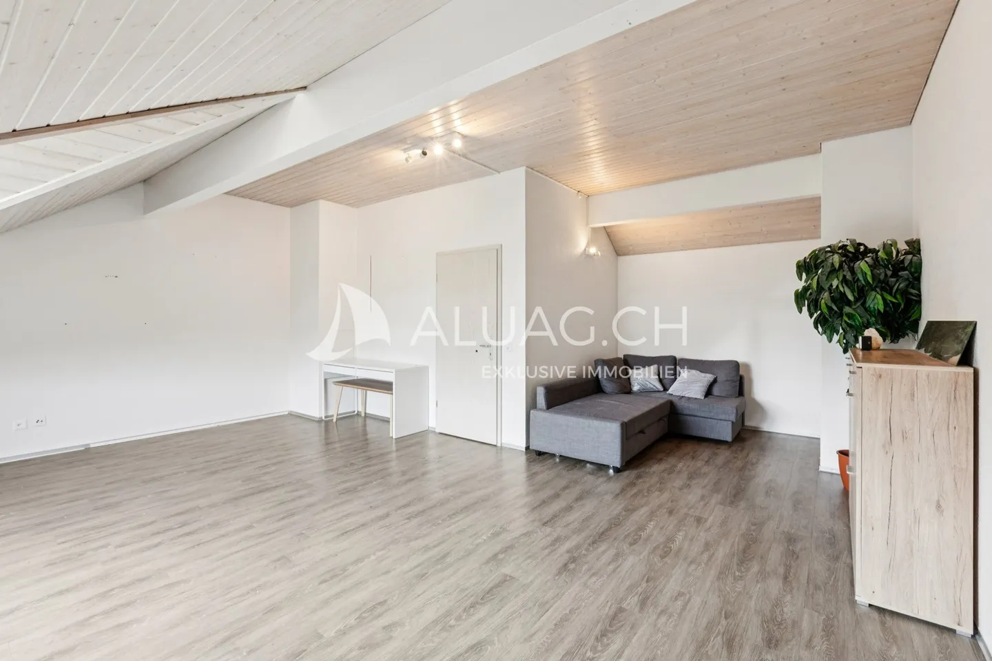Affascinante Casa a Schiera con Molto Potenziale - Foto 9 di 15