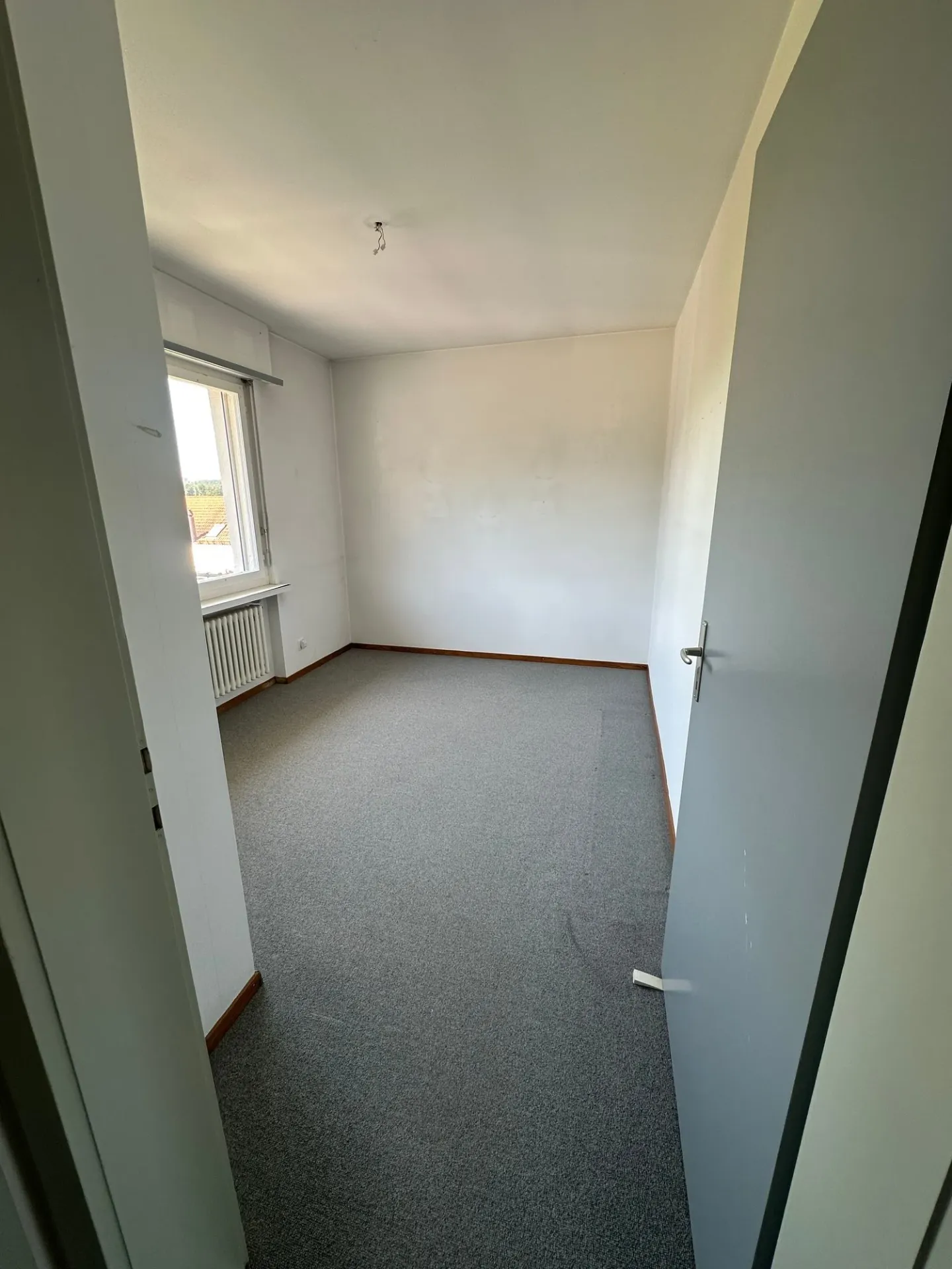 Maison jumelée à Hofstetten-Flüh – Objet de rénovation bien situé - Photo 27 sur 35