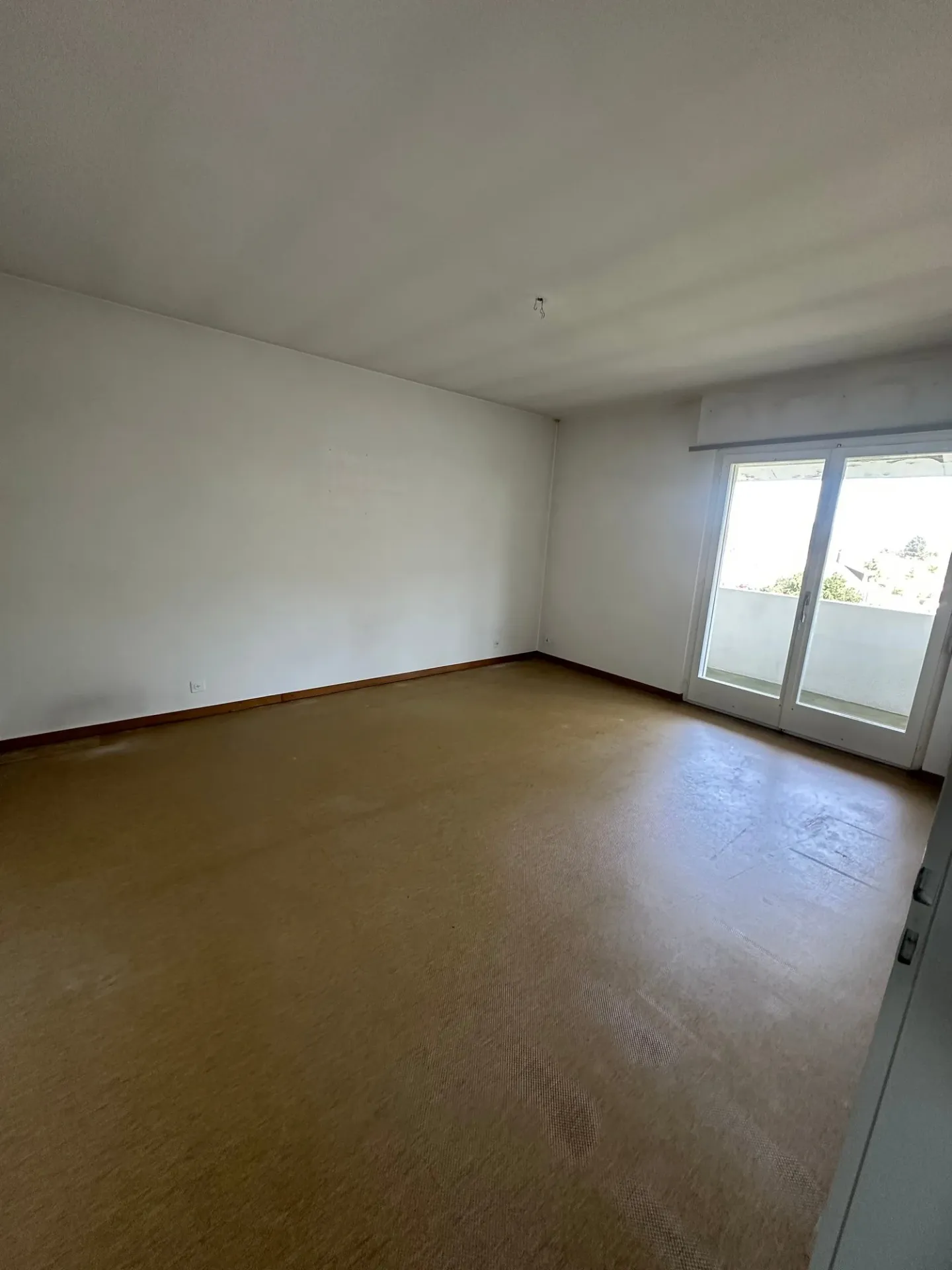 Maison jumelée à Hofstetten-Flüh – Objet de rénovation bien situé - Photo 28 sur 35
