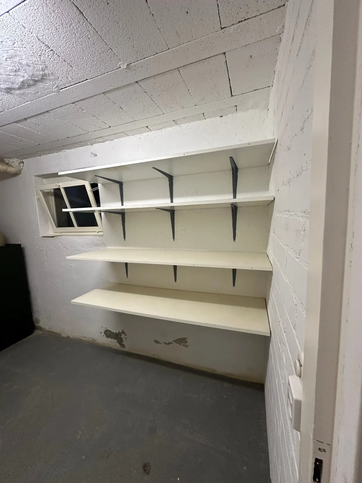 Maison jumelée à Hofstetten-Flüh – Objet de rénovation bien situé - Photo 33 sur 35