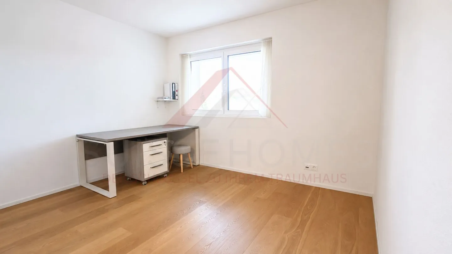 A Home with a View - Family-Friendly Single-Family House with Panoramic View - Photo 23 of 24