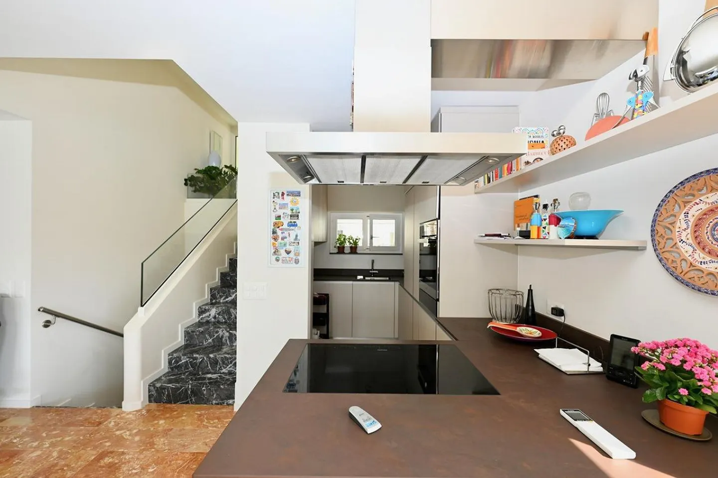 Bright Villa with Garden, Pool and View of Lake Lugano - Photo 14 of 24