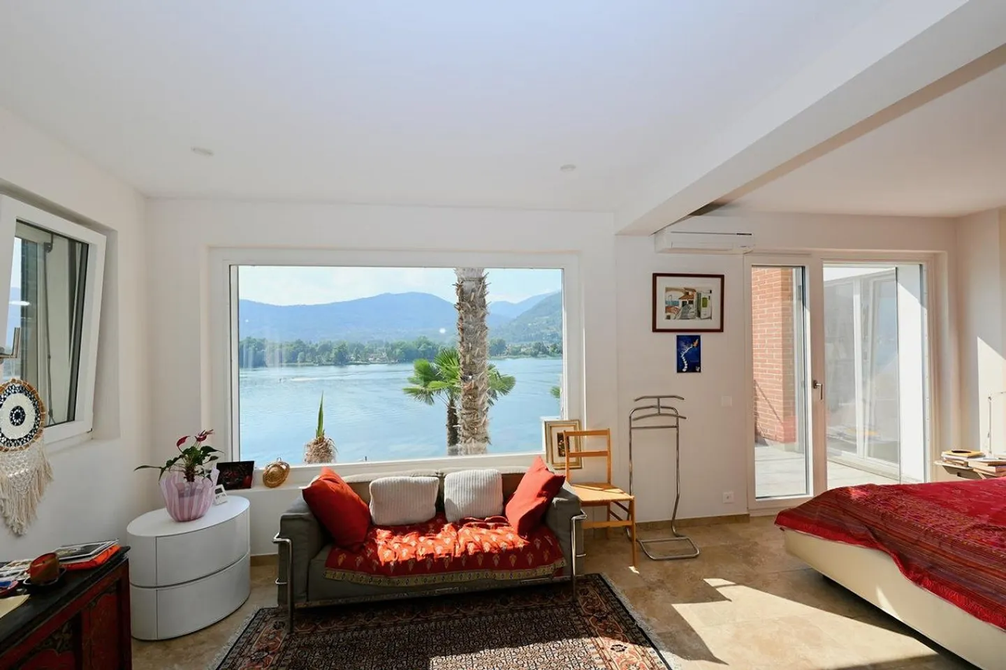 Bright Villa with Garden, Pool and View of Lake Lugano - Photo 17 of 24