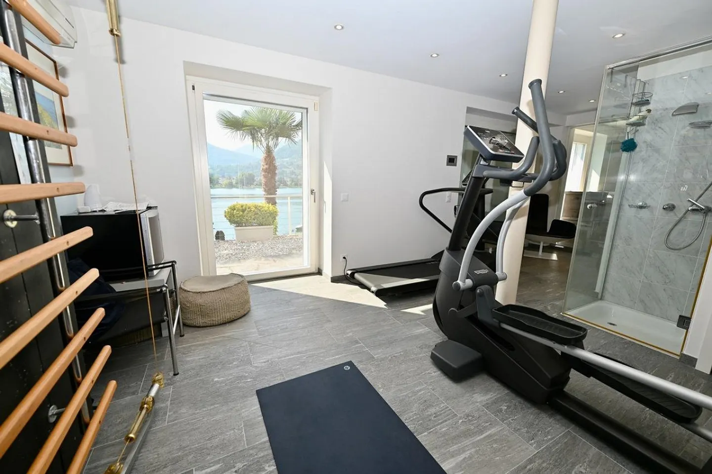 Bright Villa with Garden, Pool and View of Lake Lugano - Photo 22 of 24