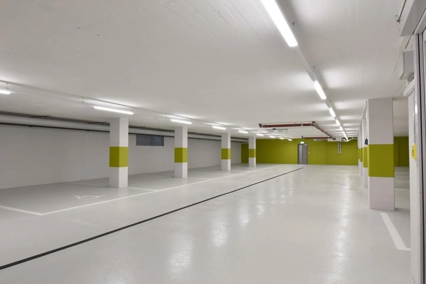 Parking space for rent in the middle of Aarau! - Photo 2 of 3