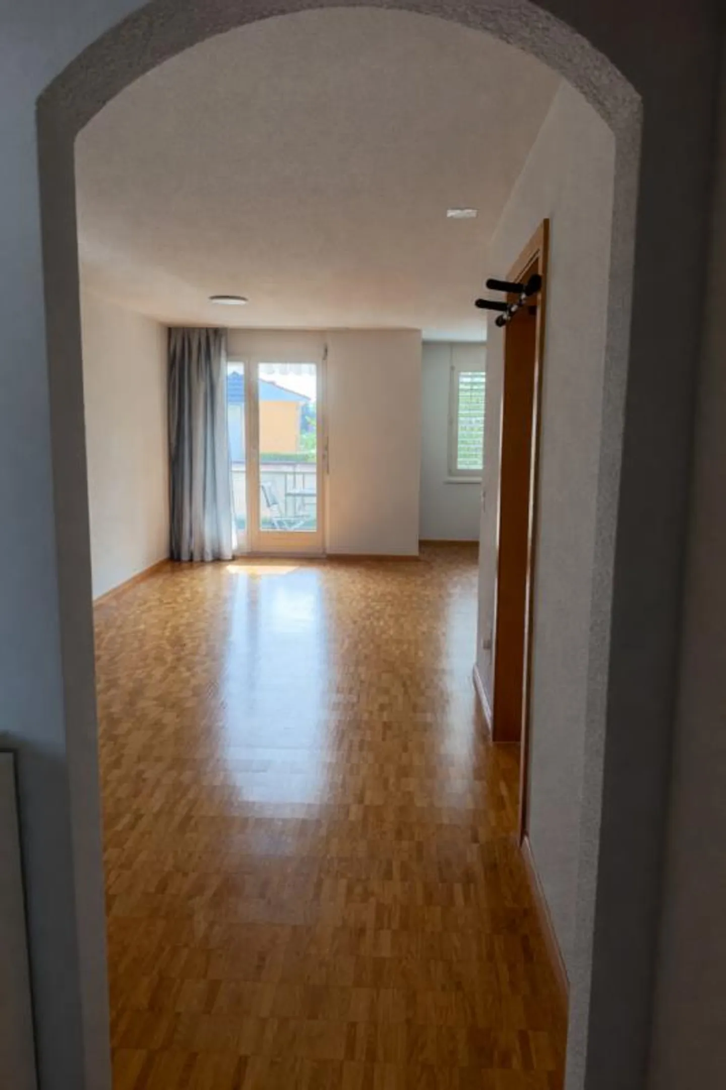 Appartamento luminoso 3.5 locali - Foto 6 di 8