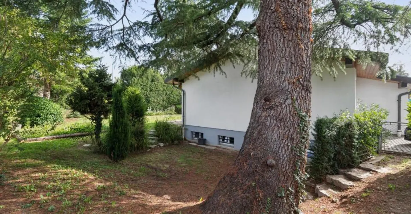 Einfamilienhaus mit Garten zu renovieren - Foto 3 von 12