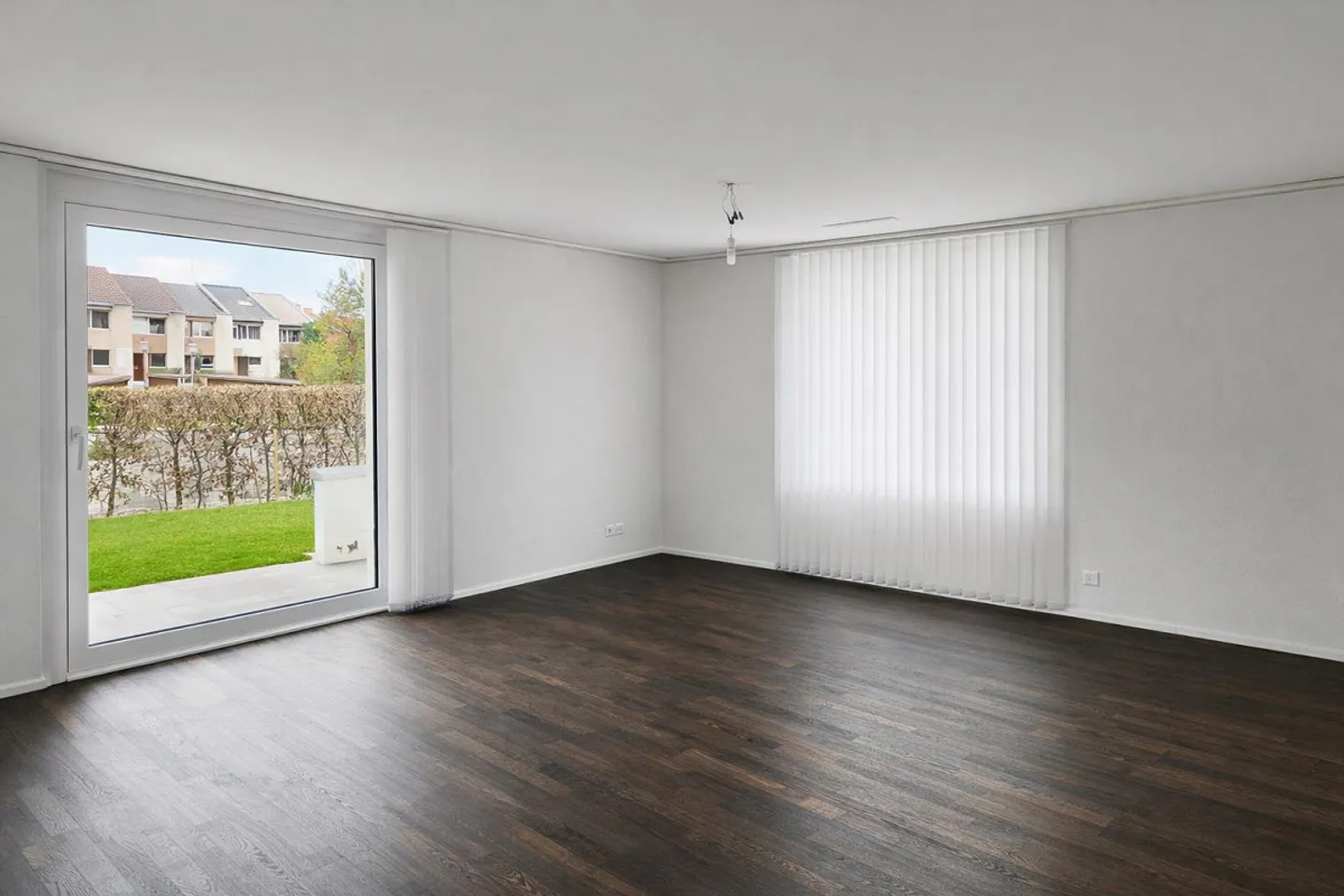 Exclusive 4.5 room apartment with a very large garden (235m2) - Photo 3 of 10