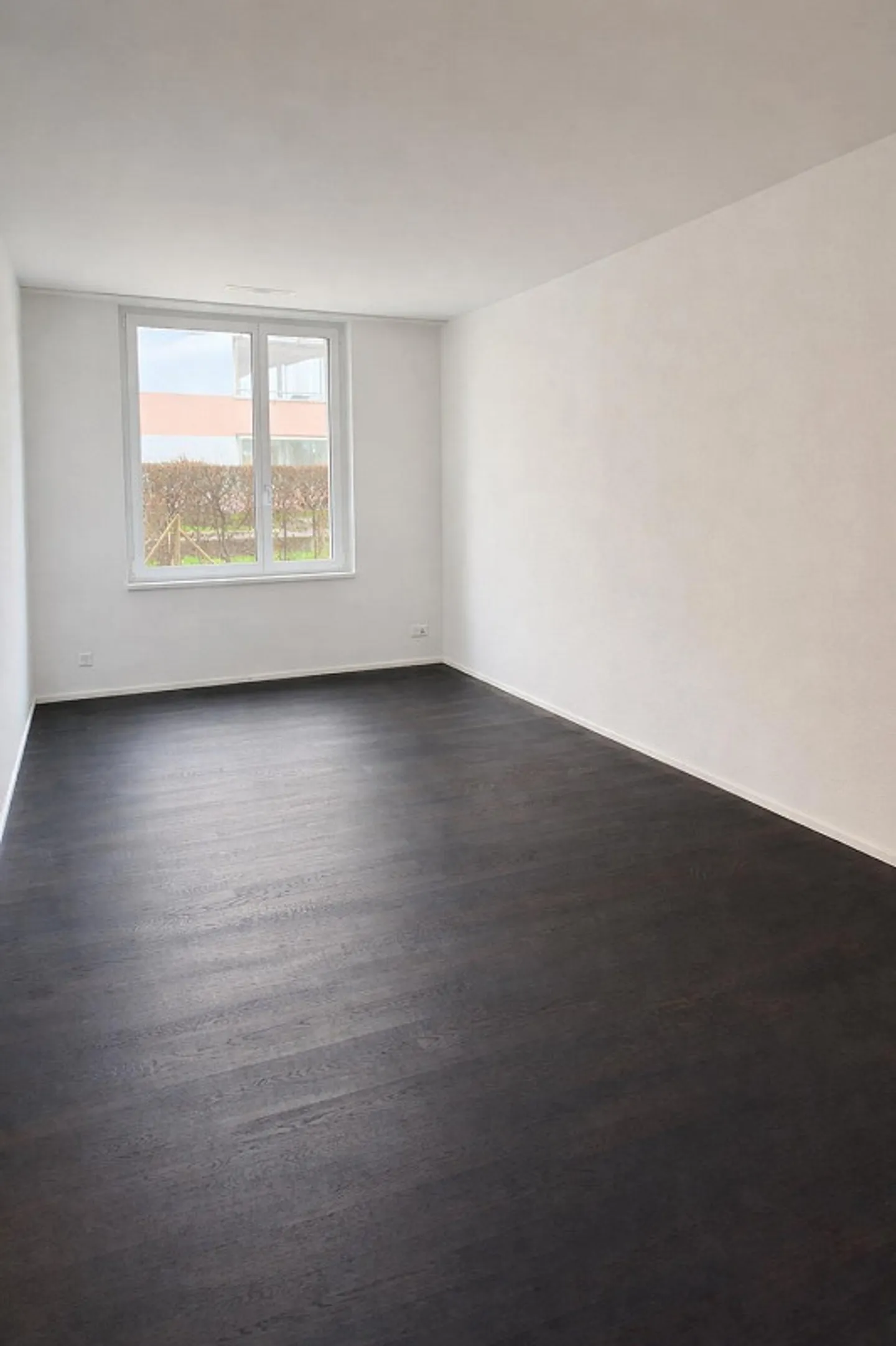 Exclusive 4.5 room apartment with a very large garden (235m2) - Photo 4 of 10