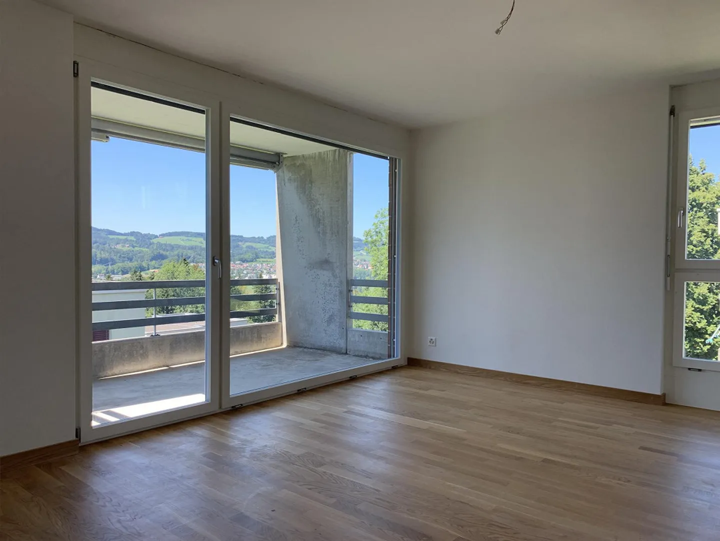 2.5 Room Apartment with Amazing View! - Photo 2 of 9