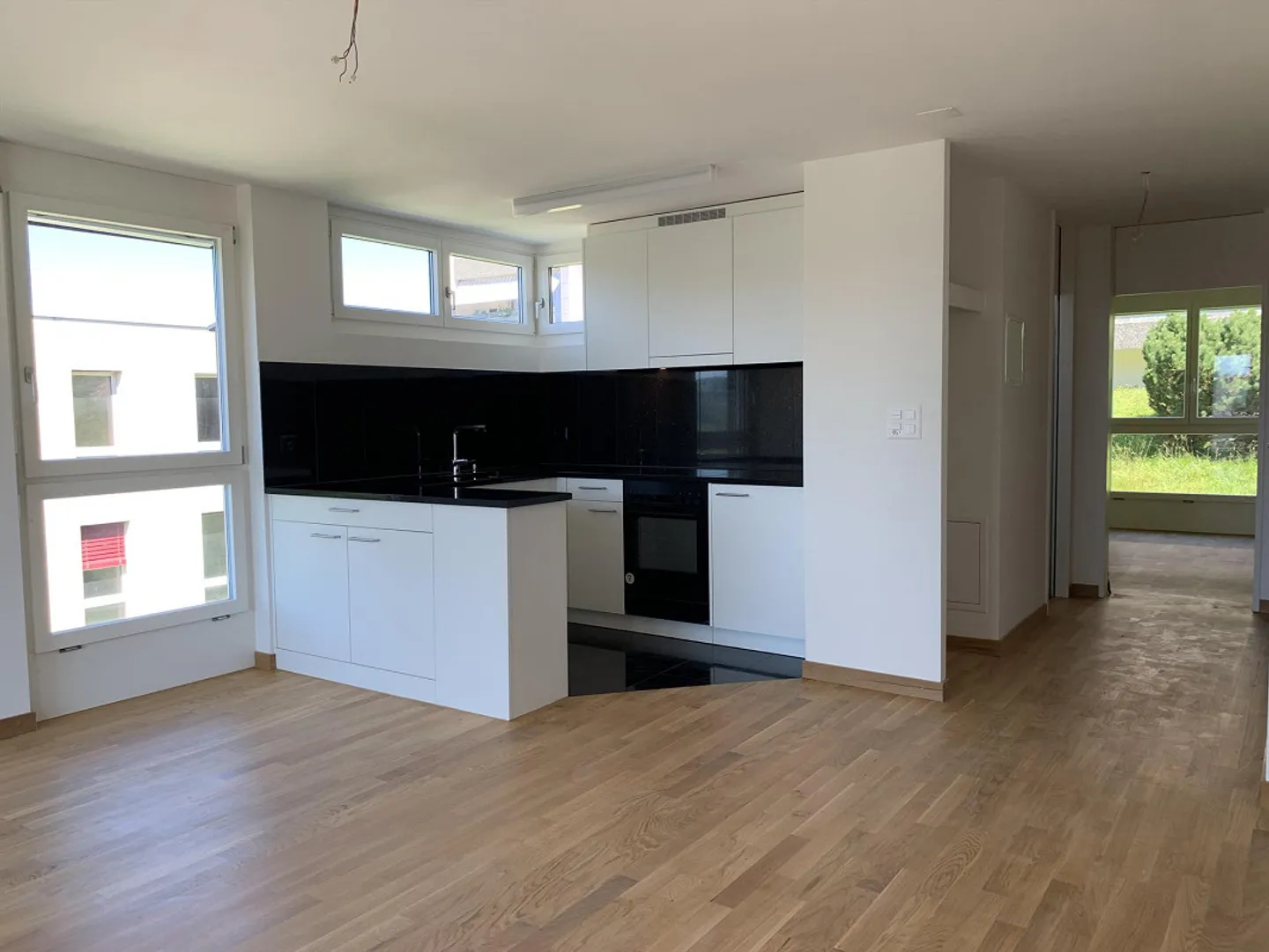 2.5 Room Apartment with Amazing View! - Photo 3 of 9