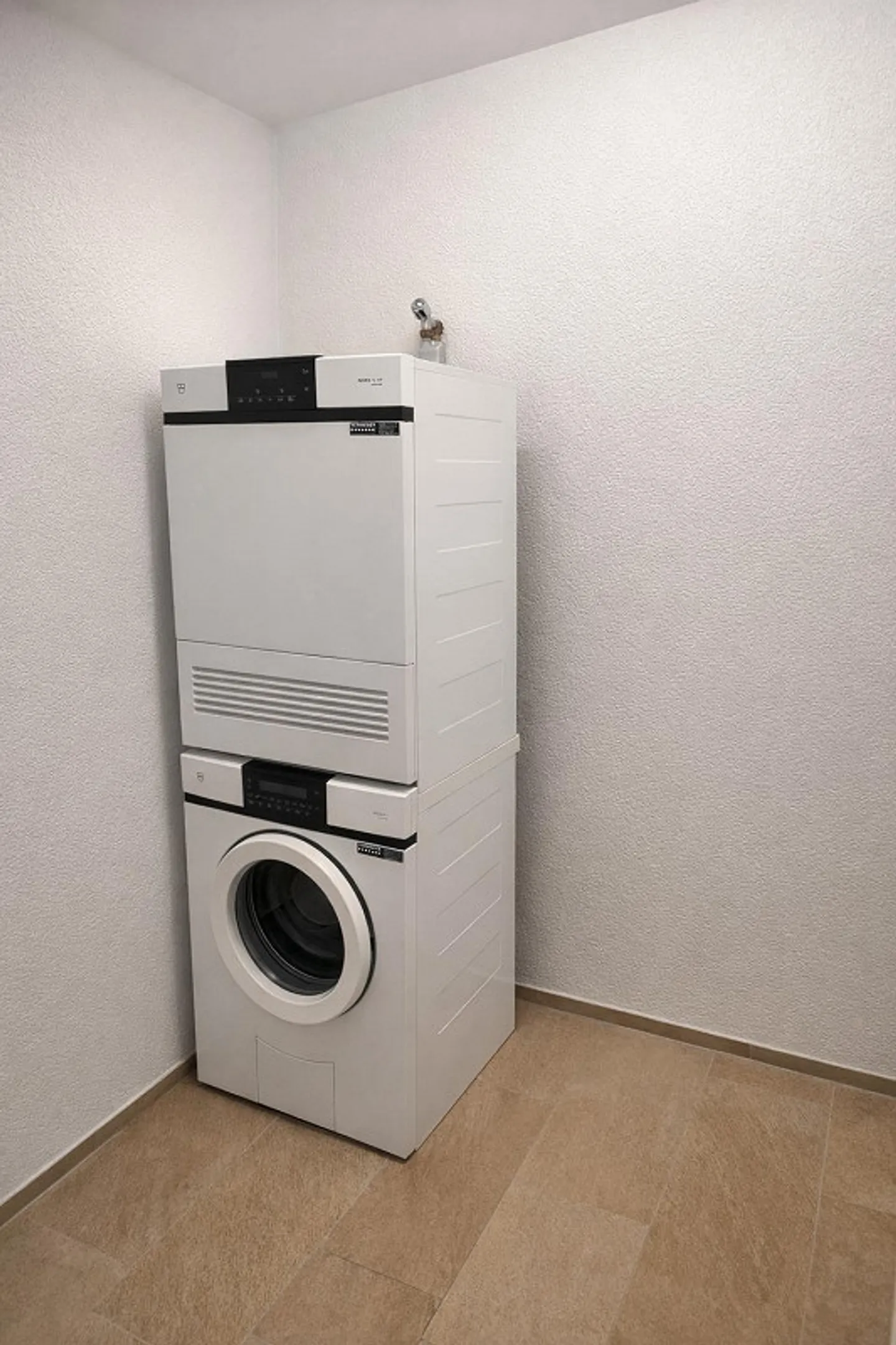 Exclusive 4.5 room apartment with a very large garden (235m2) - Photo 6 of 10