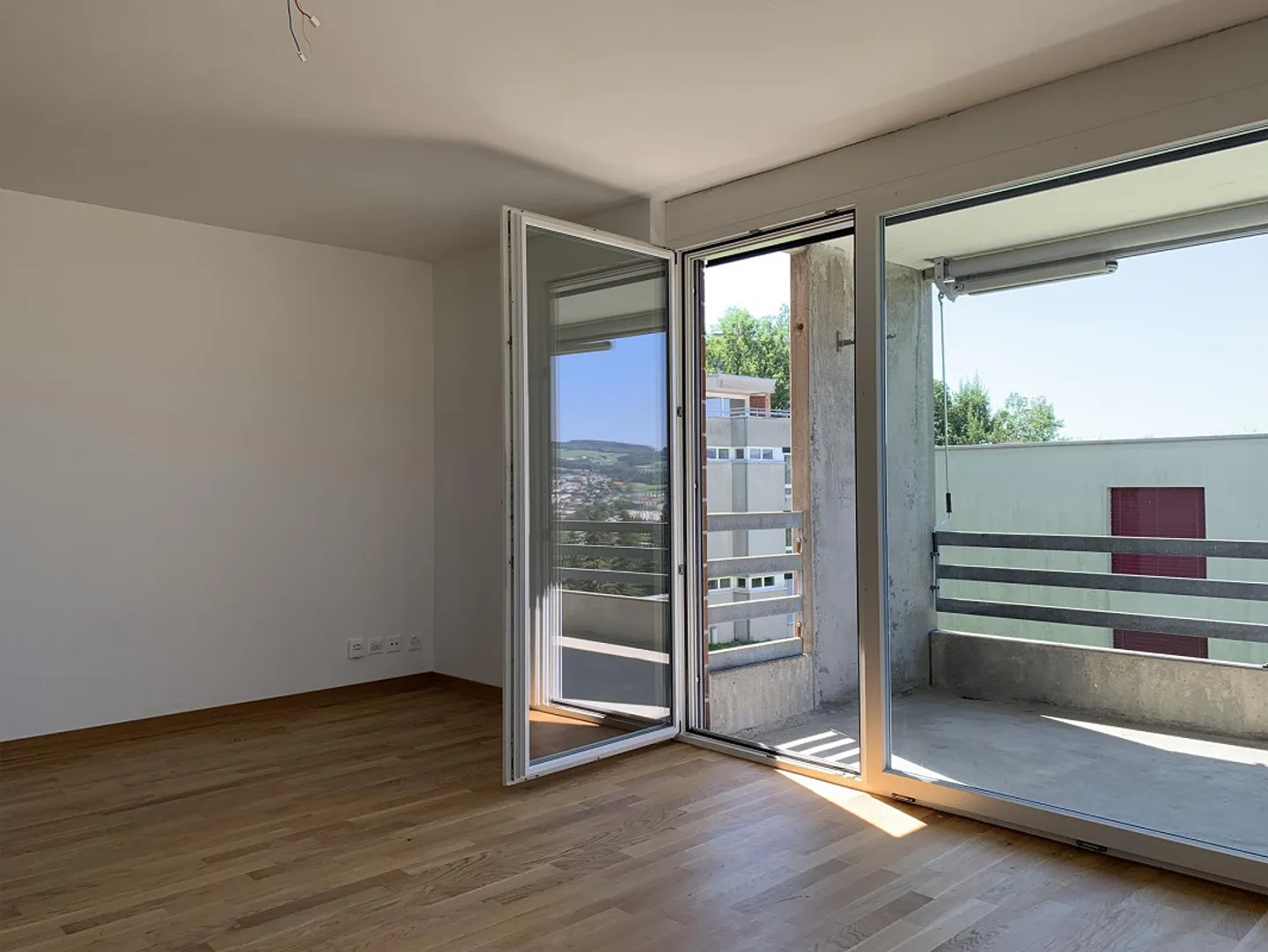 2.5 Room Apartment with Amazing View! - Photo 5 of 9