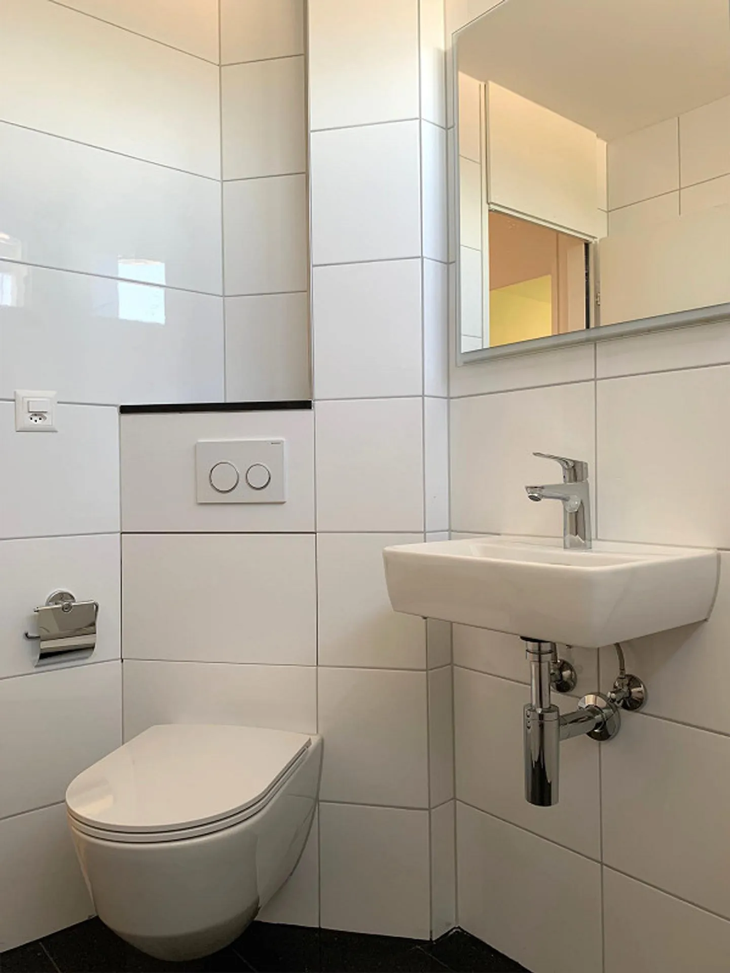 2.5 Room Apartment with Amazing View! - Photo 7 of 9