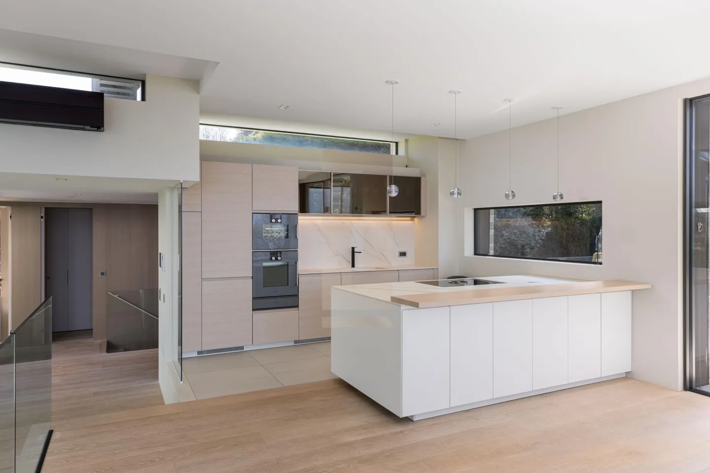 Villa di Eccezione con Vista Panoramica sul Lago - Foto 3 di 9