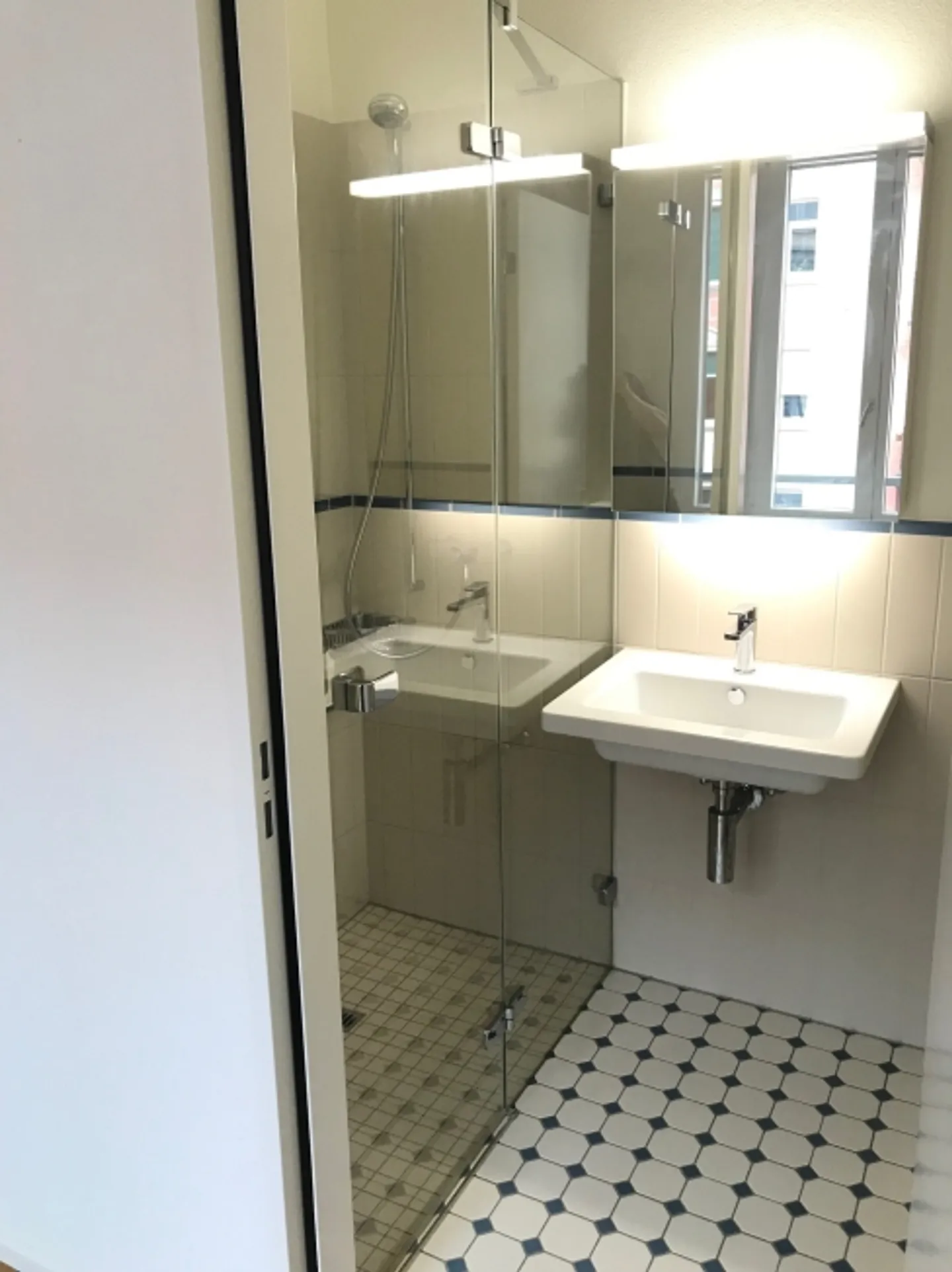 Un appartement simple urbain vous attend! - Photo 4 sur 5