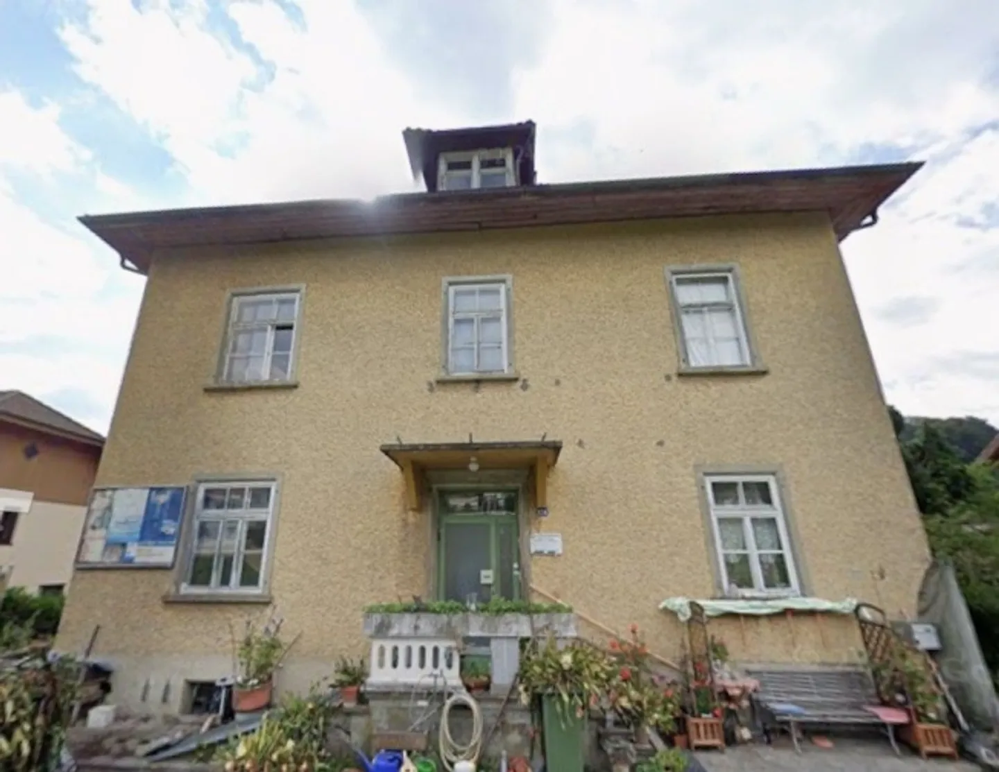 Single-family house - Photo 1 of 6