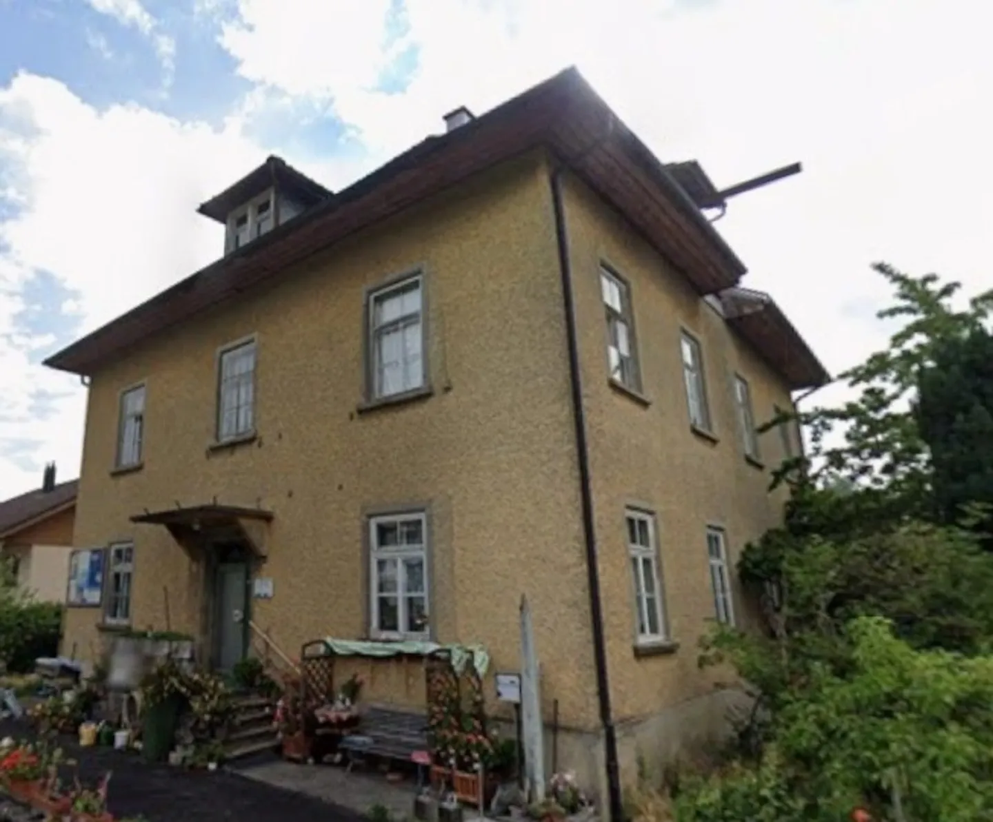 Single-family house - Photo 2 of 6