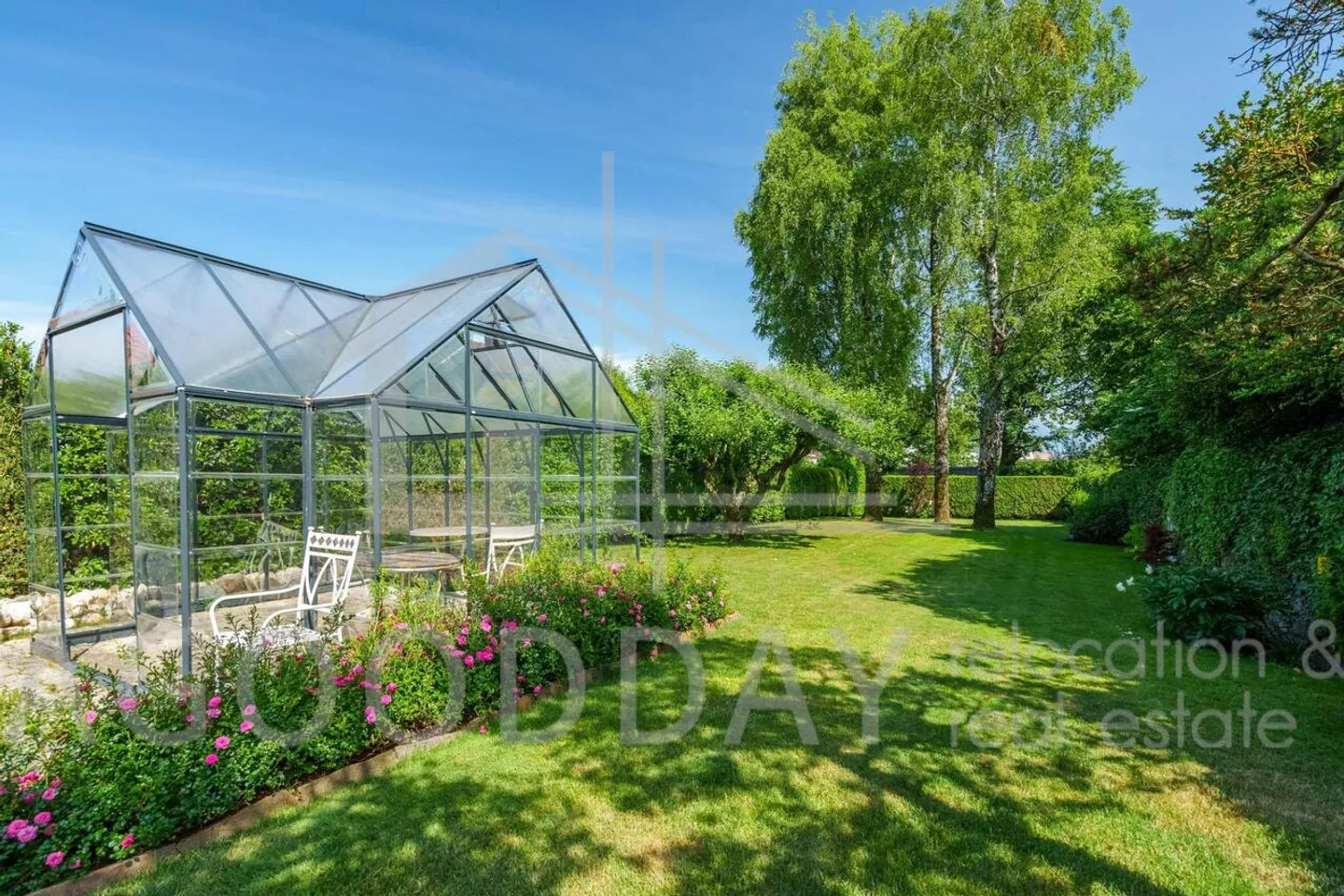 Affascinante casa antica con grande giardino di 1000 m2 nel cuore del villaggio di Ge - Foto 4 di 12