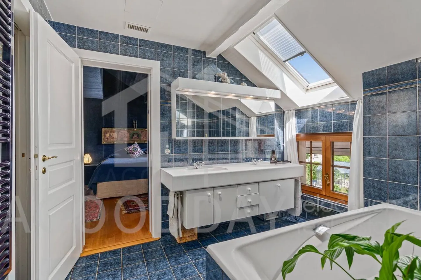 Affascinante casa antica con grande giardino di 1000 m2 nel cuore del villaggio di Ge - Foto 10 di 12