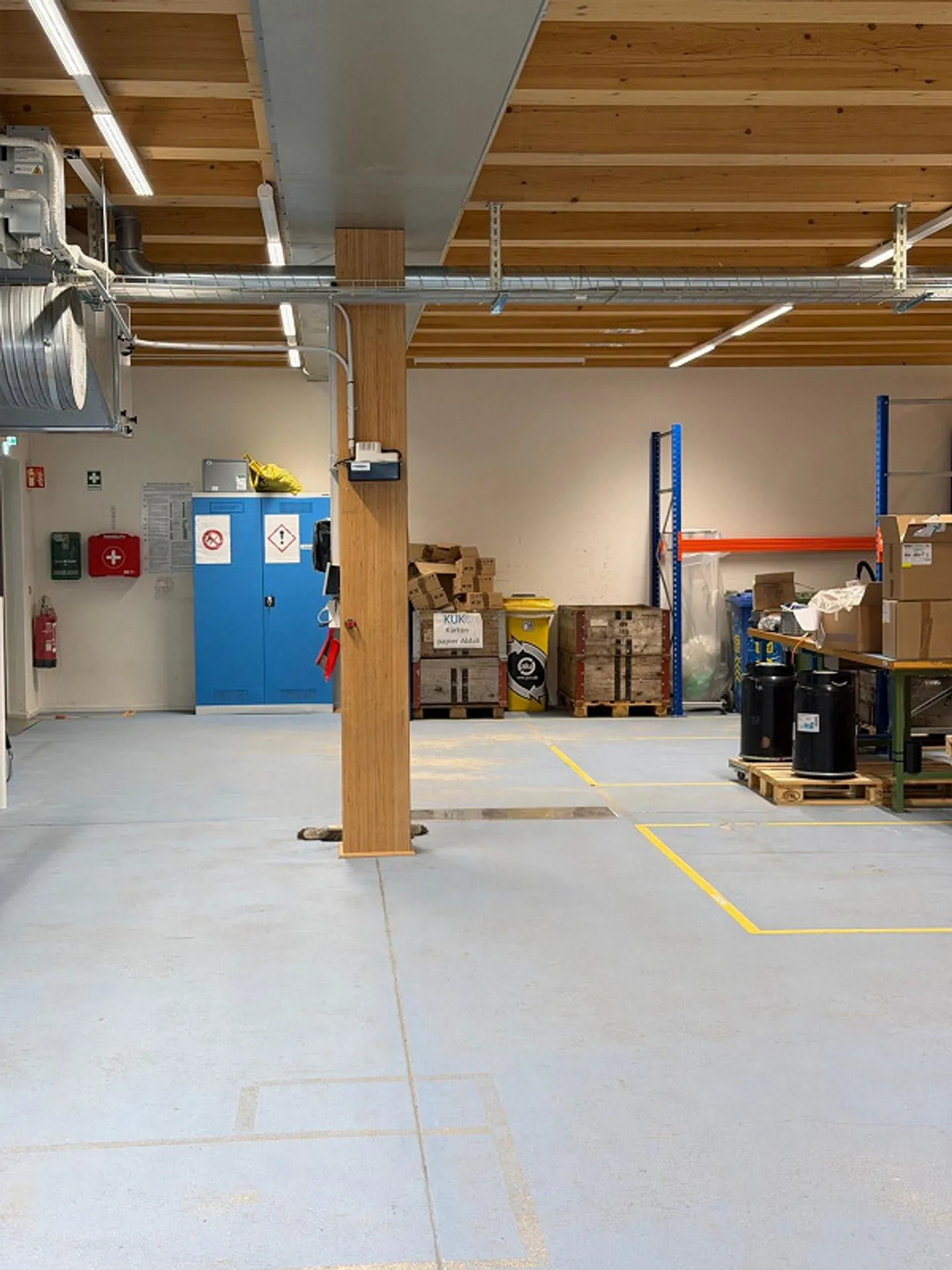 Spazio di stoccaggio e commerciale funzionale - Foto 4 di 5