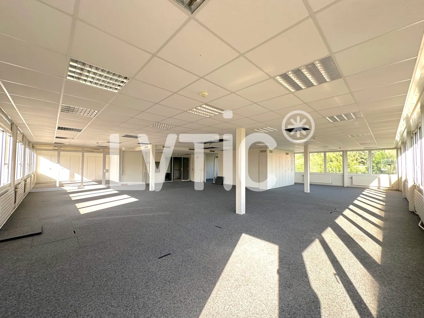 Büros, 1500 m² teilbare Räumlichkeiten zur Miete in Carrouge - Mézières - Foto 1 von 6