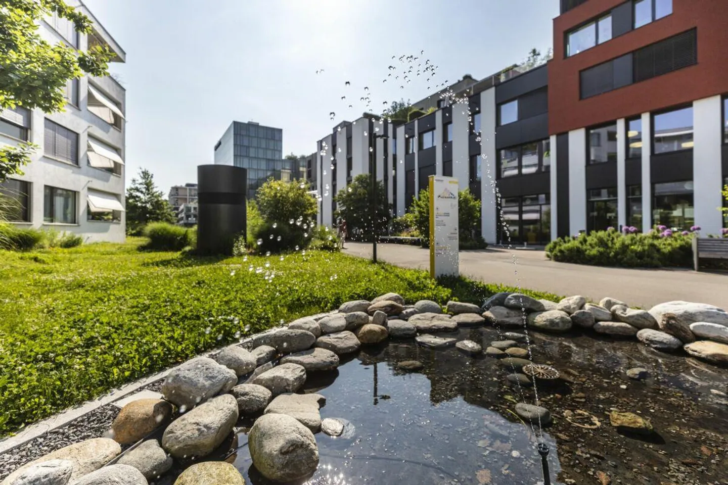 Sustainable. Modern. Central. Your new office space in Suurstoffi - Photo 3 of 4