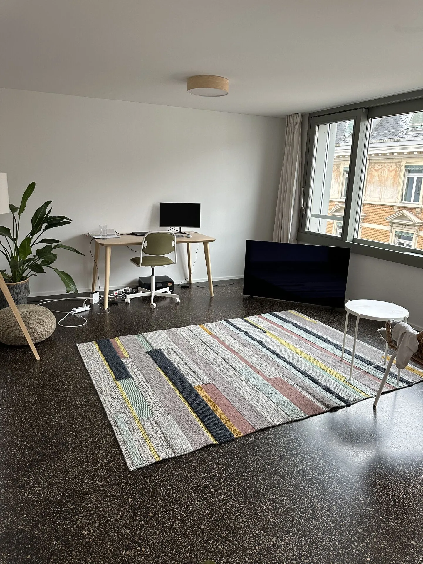 Unique Apartment near Wiedikon Station - Photo 3 of 14