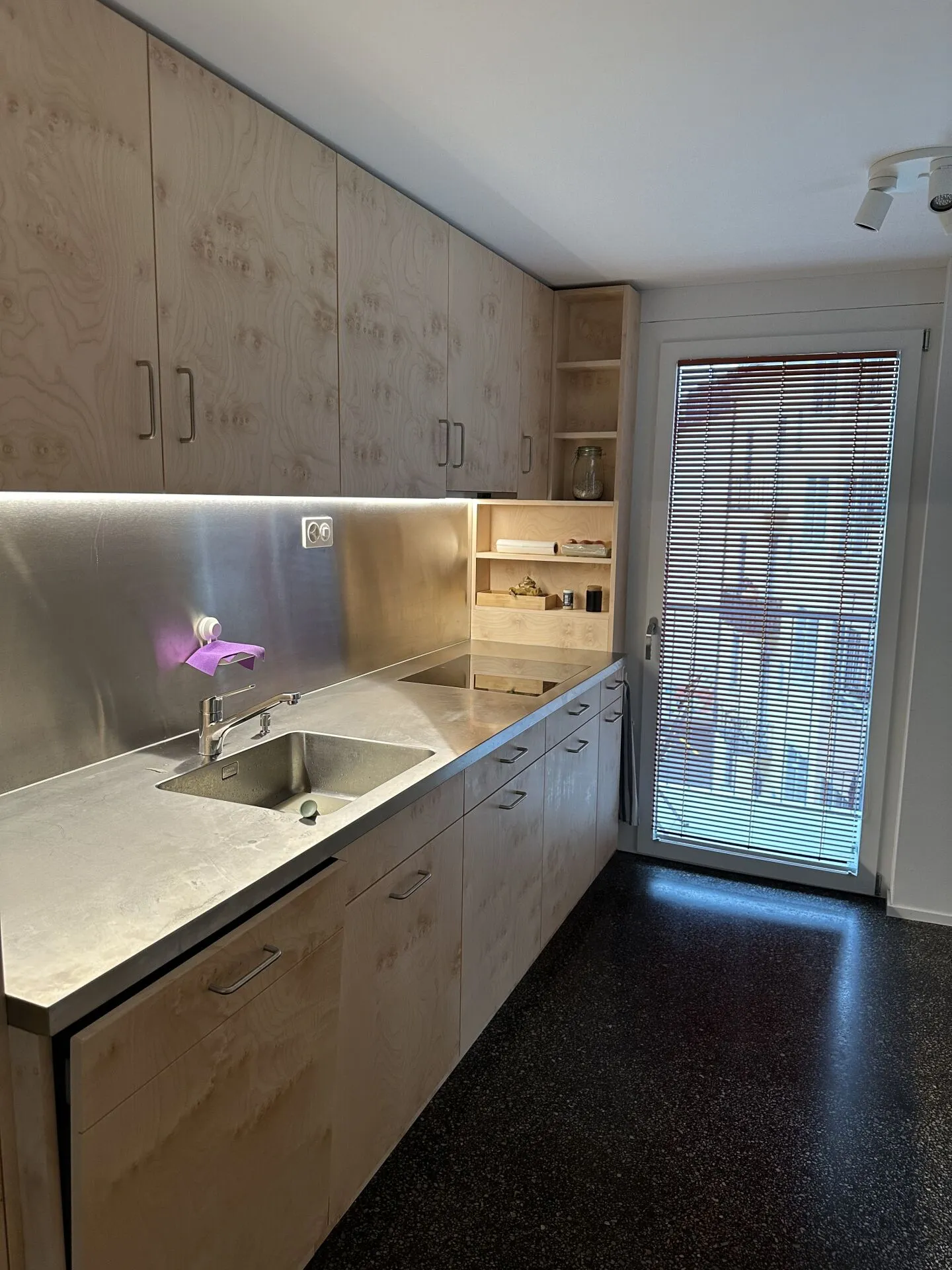 Unique Apartment near Wiedikon Station - Photo 6 of 14