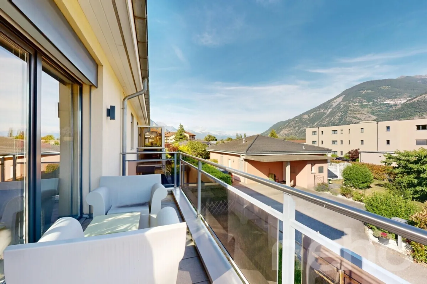 Exklusiv: Helle 4,5 Zimmer mit Terrasse und Mezzanine - Foto 11 von 12