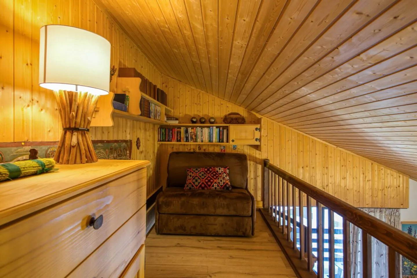 Cozy Ski-in/Ski-out Apartment - Photo 6 of 14