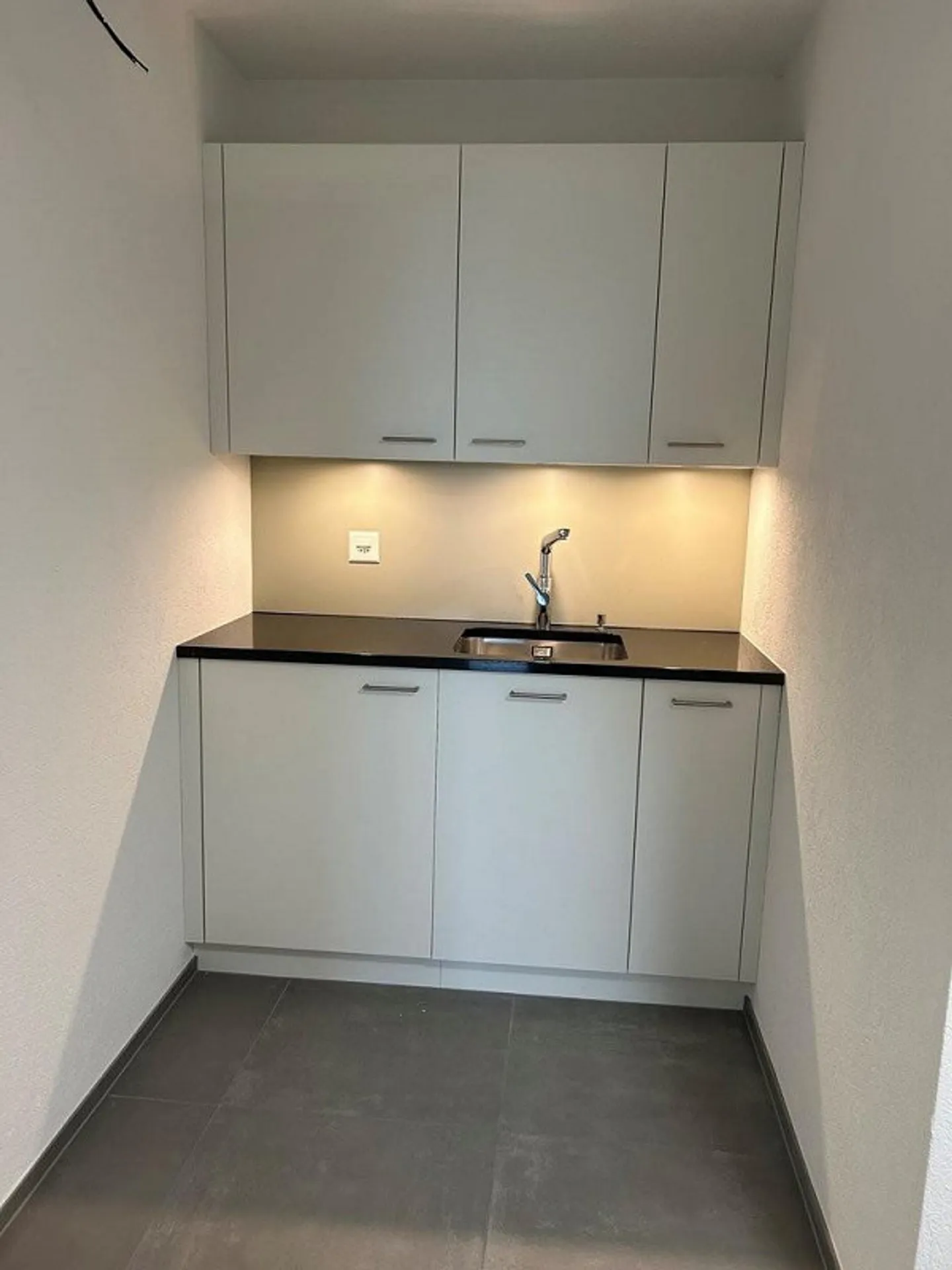Affittiamo uno spazio ufficio! - Foto 4 di 6
