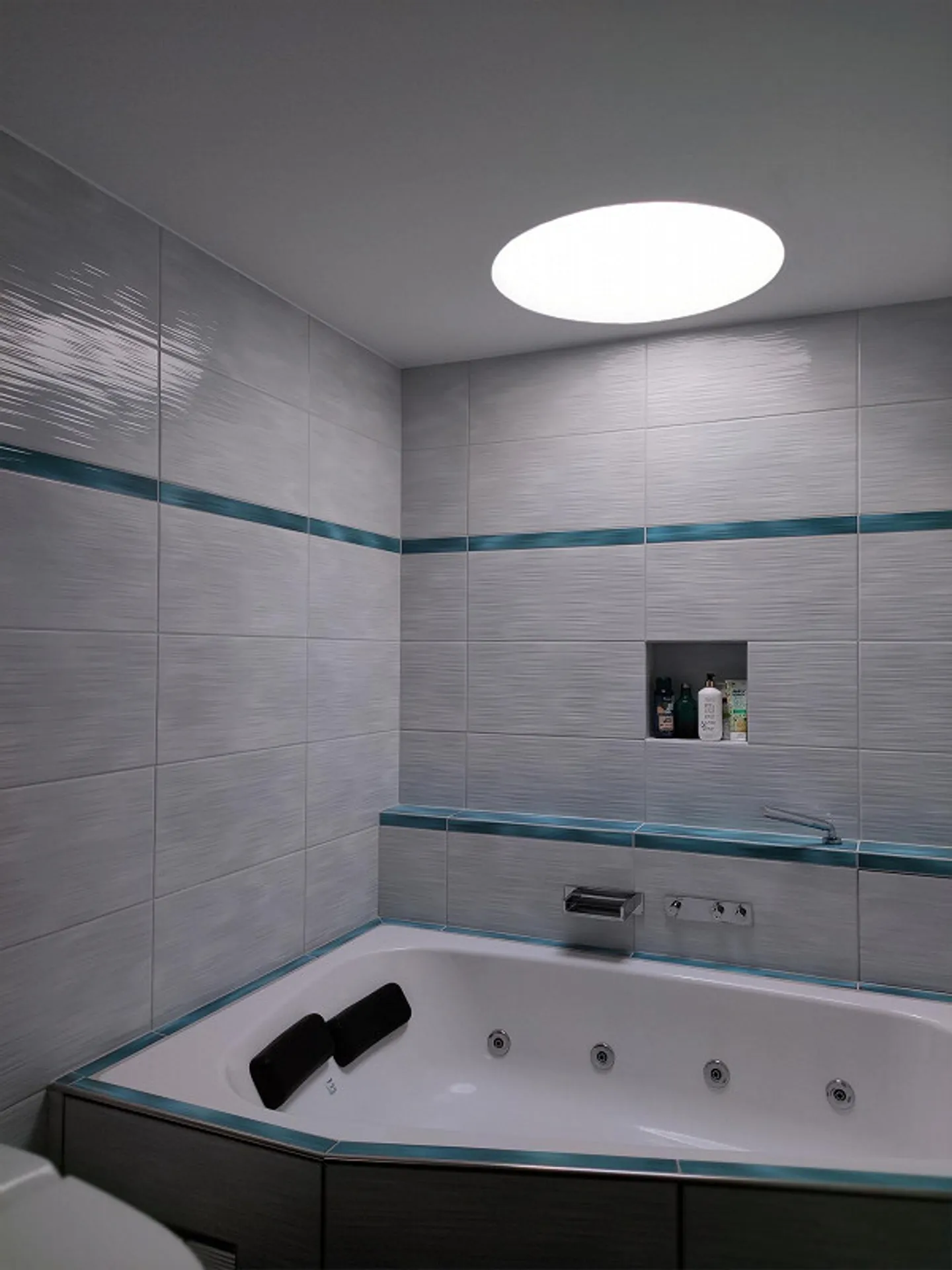 Bright, luxurious penthouse apartment in the center with lake view - Photo 6 of 7