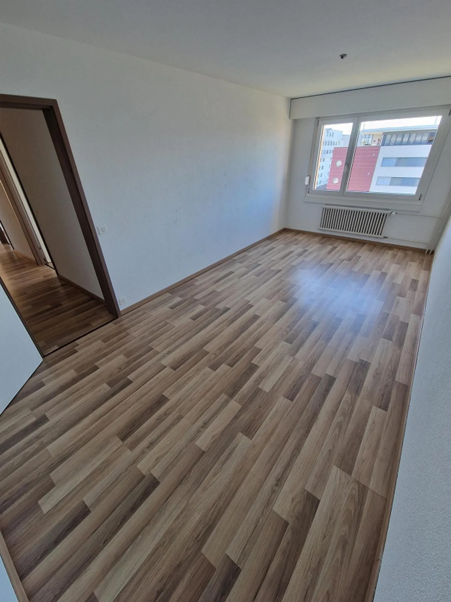 Ampio appartamento di 4,5 stanze nel popolare quartiere di Ruopigen - Foto 4 di 10