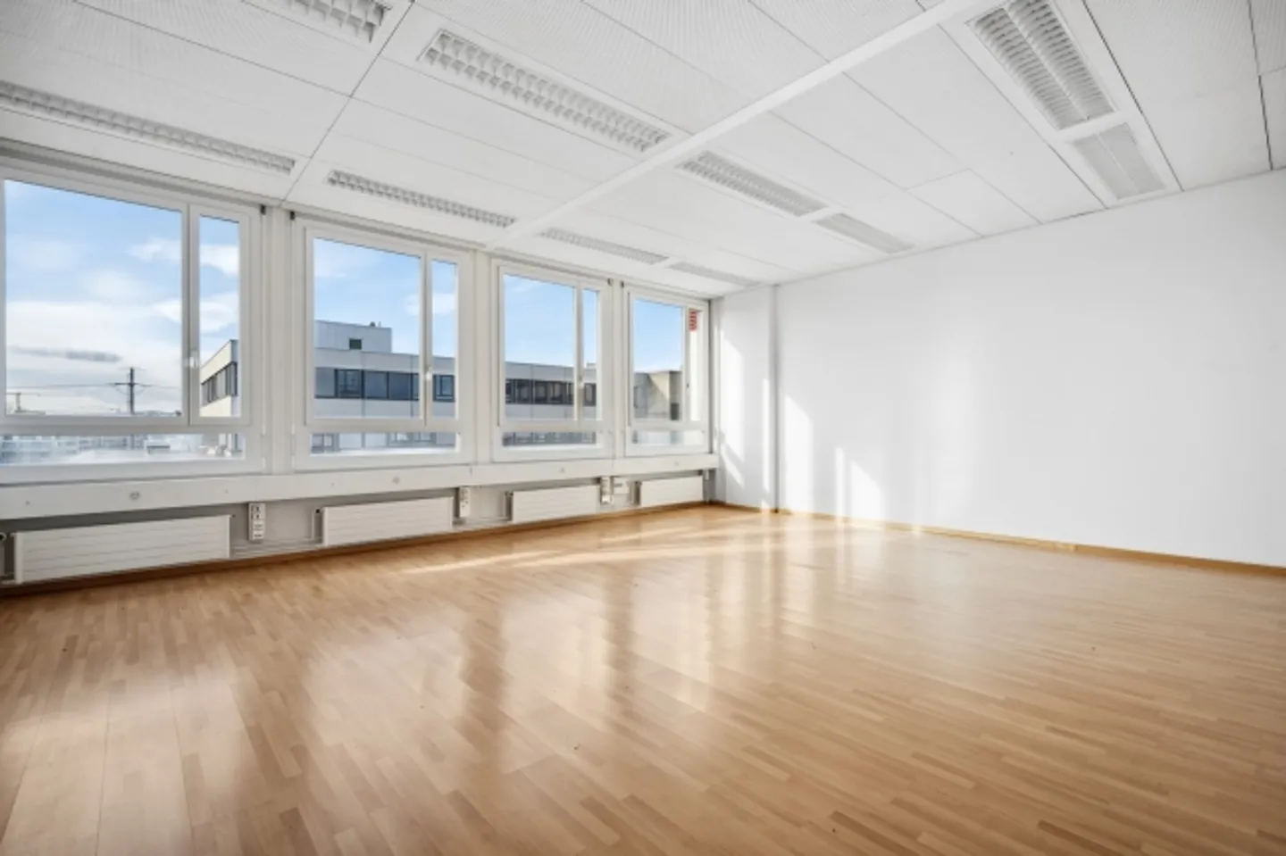 «UFFICI a partire da 36m² Centralmente situati, luminosi e confortevoli fino al 28.02.2026!» - Foto 5 di 12